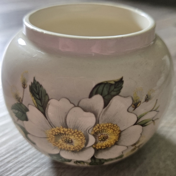 Sadler Floral Ginger Jar - Dogwood - Made in England - Picture 9 of 11